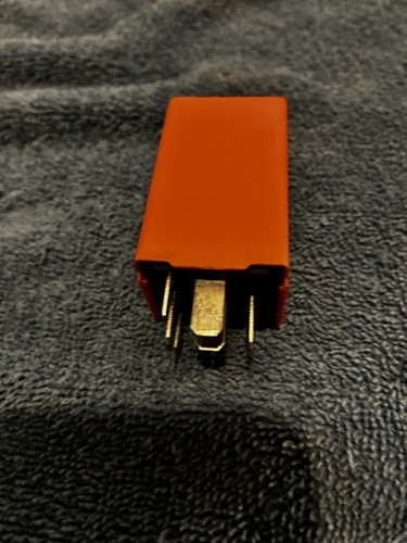 Pin orange headlight relay - 8-pin,